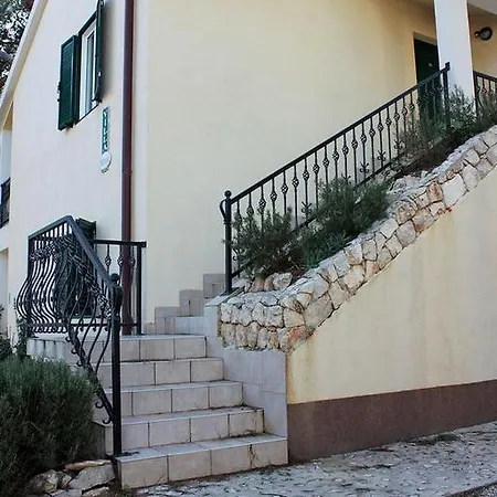 3196b Apartment