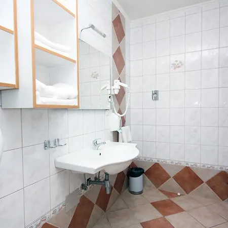 3196b Apartment